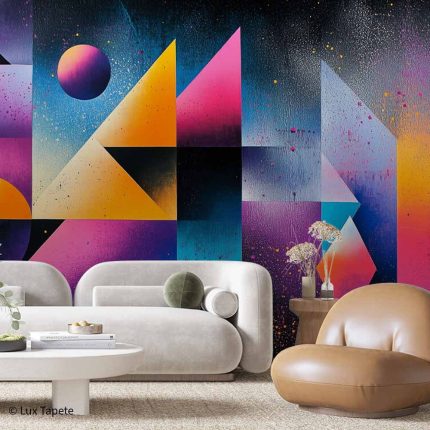 Moderna art tapeta u rolni sa apstraktnim geometrijskim oblicima u ljubičastim i narandžastim tonovima.