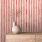 Samolepljiva tapeta u rolni sa vertikalnim prugama u puder roze i krem boji sa teksturom platna.