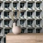 Samolepljiva urban tapeta sa svetlom futurističkom fasadom i upečatljivim geometrijskim 3D oblicima Urban 0020.